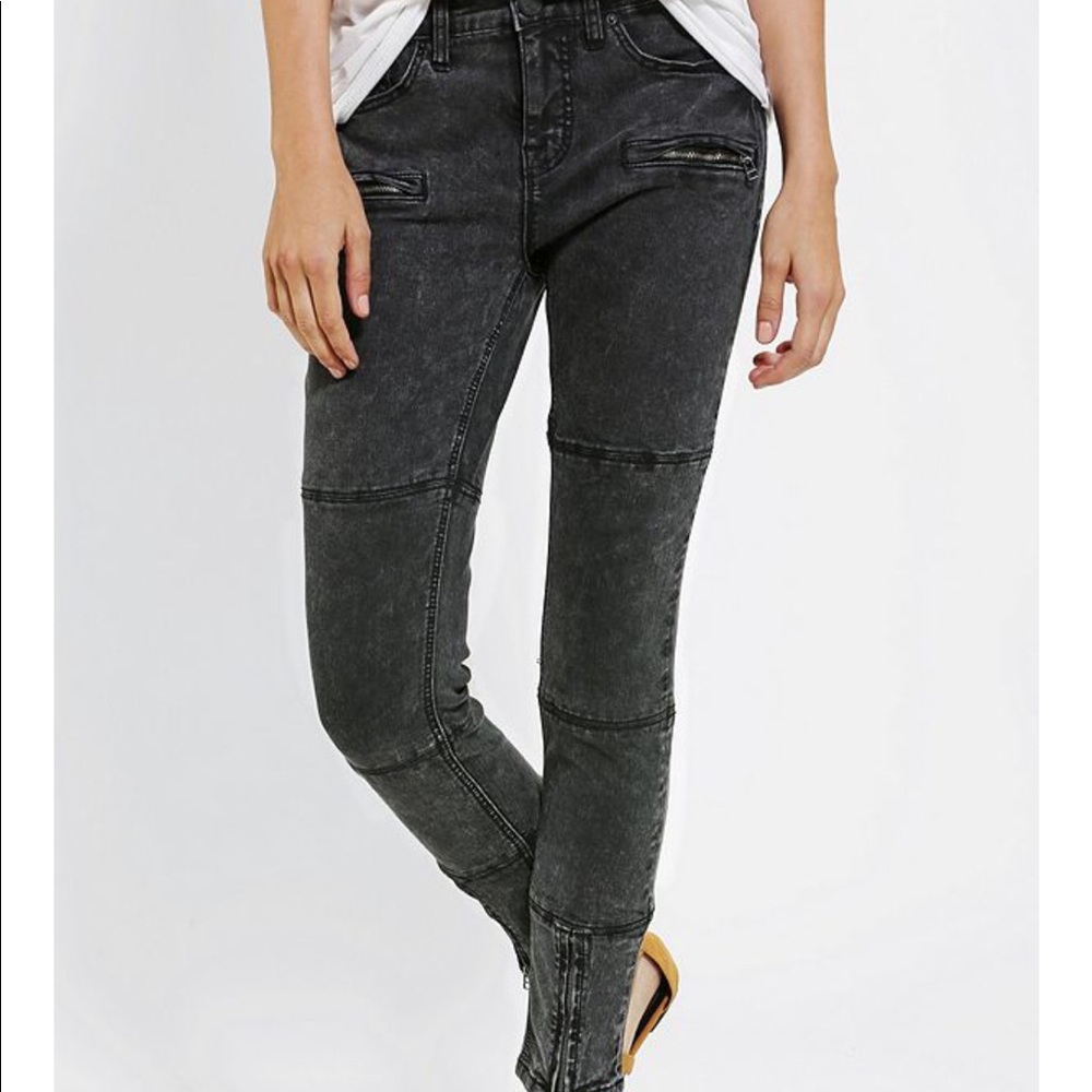 BDG BLACK/GREY SKINNY MID RISE JEANS WITH ZIPPERS